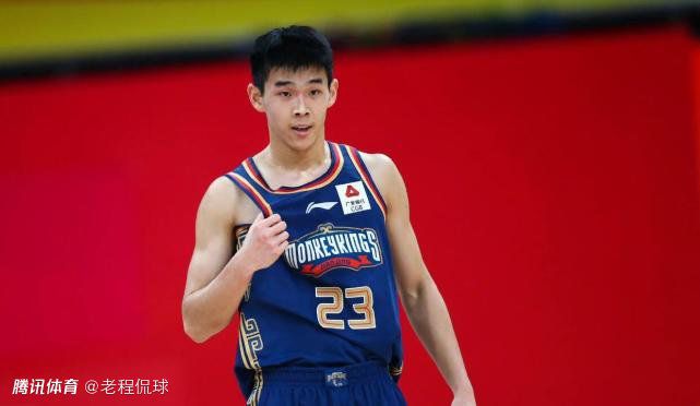 一般都是别人不长眼、惹到了叶大师的头上，叶大师才会出手。